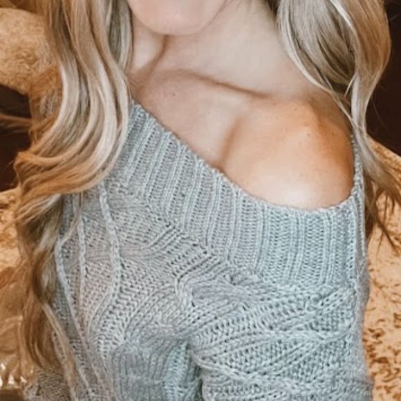 Cable Off the Shoulder Sweater - Picture 3 of 5